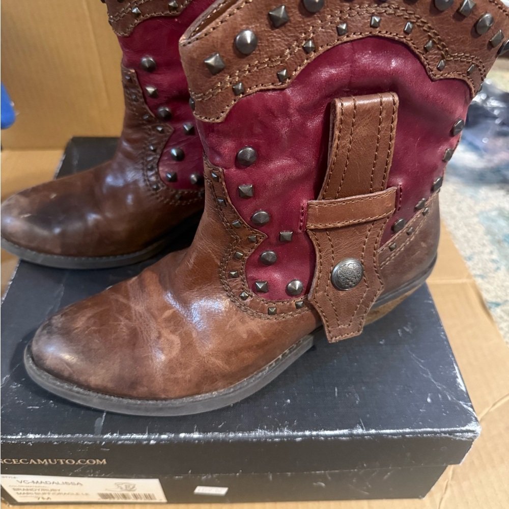 Vince Camuto Madalissa Women's Leather Studded‎ Western Boots sz 7M With Box